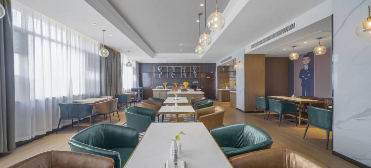 白玉兰酒店(江阴青阳镇凝秀湖公园店)图片