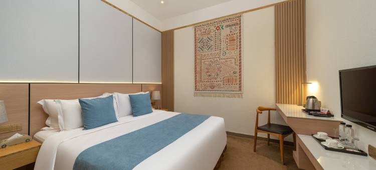 湛江金富汽车主题酒店(金沙湾观海长廊店)图片