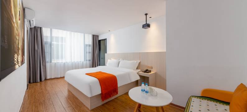 源悦私影主题客栈(五源河体育馆店)图片