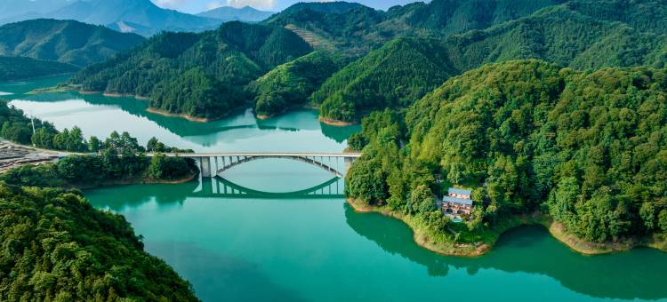 那山那水·森林营地图片