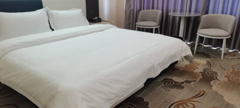 华顺智能酒店(化州市府广场店)图片