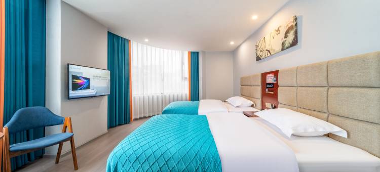 腾龙湾柏悦酒店(花溪公园十里河滩店)图片