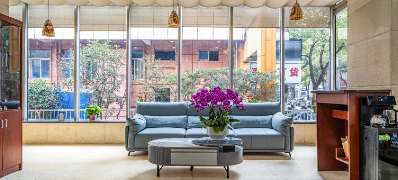 蓝湾假日酒店(镇江大市口店)图片