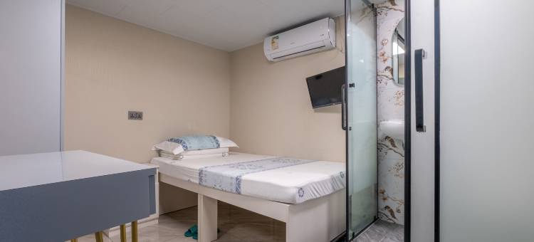 香港春天旅舍(尖沙咀地铁站店近C2口)图片