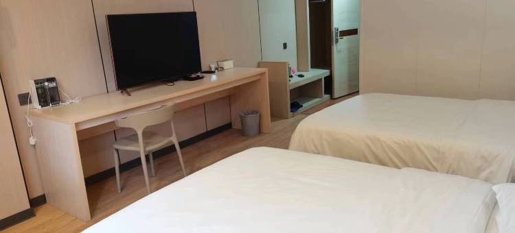 派酒店(贺州远东商城缤纷环球城店)图片