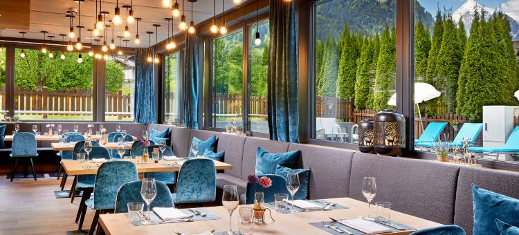 松布利克酒店 卡普伦，萨尔茨堡 —— 位于基茨施泰因霍恩冰川(HOTEL SONNBLICK Kaprun, Salzburg – at the Kitzsteinhorn Glacier)图片