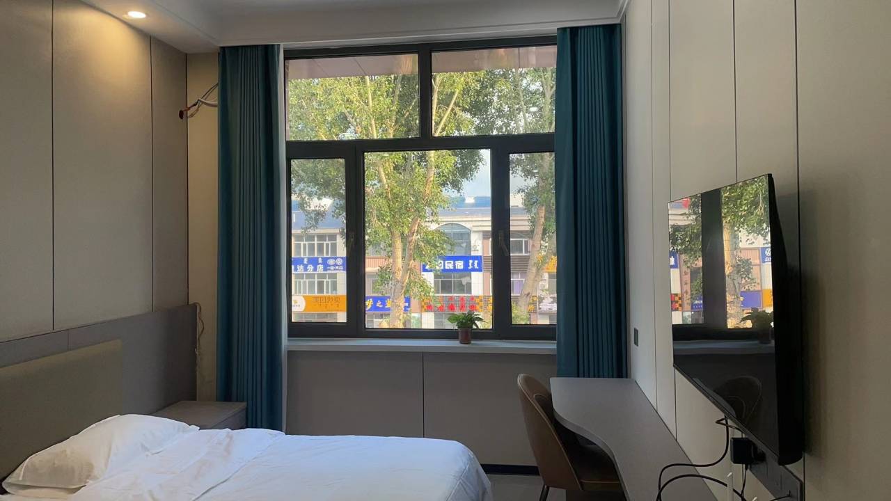 乌拉盖那日罕宾馆