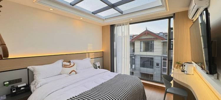 玉龙花想容民宿(丽江高铁站店)图片