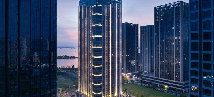 柏唐·旗舰聆湖美景设计师酒店(九江八里湖店)图片