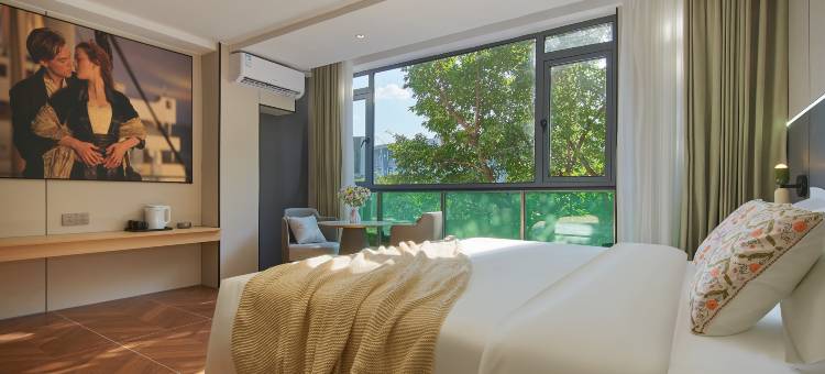 柏缦影视酒店(龙岩动车站店)图片