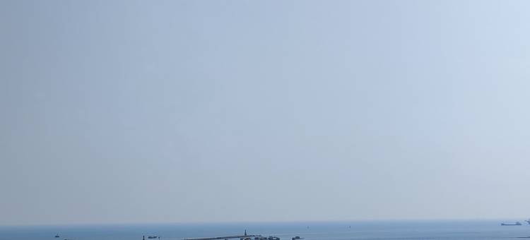 防城港海尚假日酒店(企沙镇海鲜市场店)图片