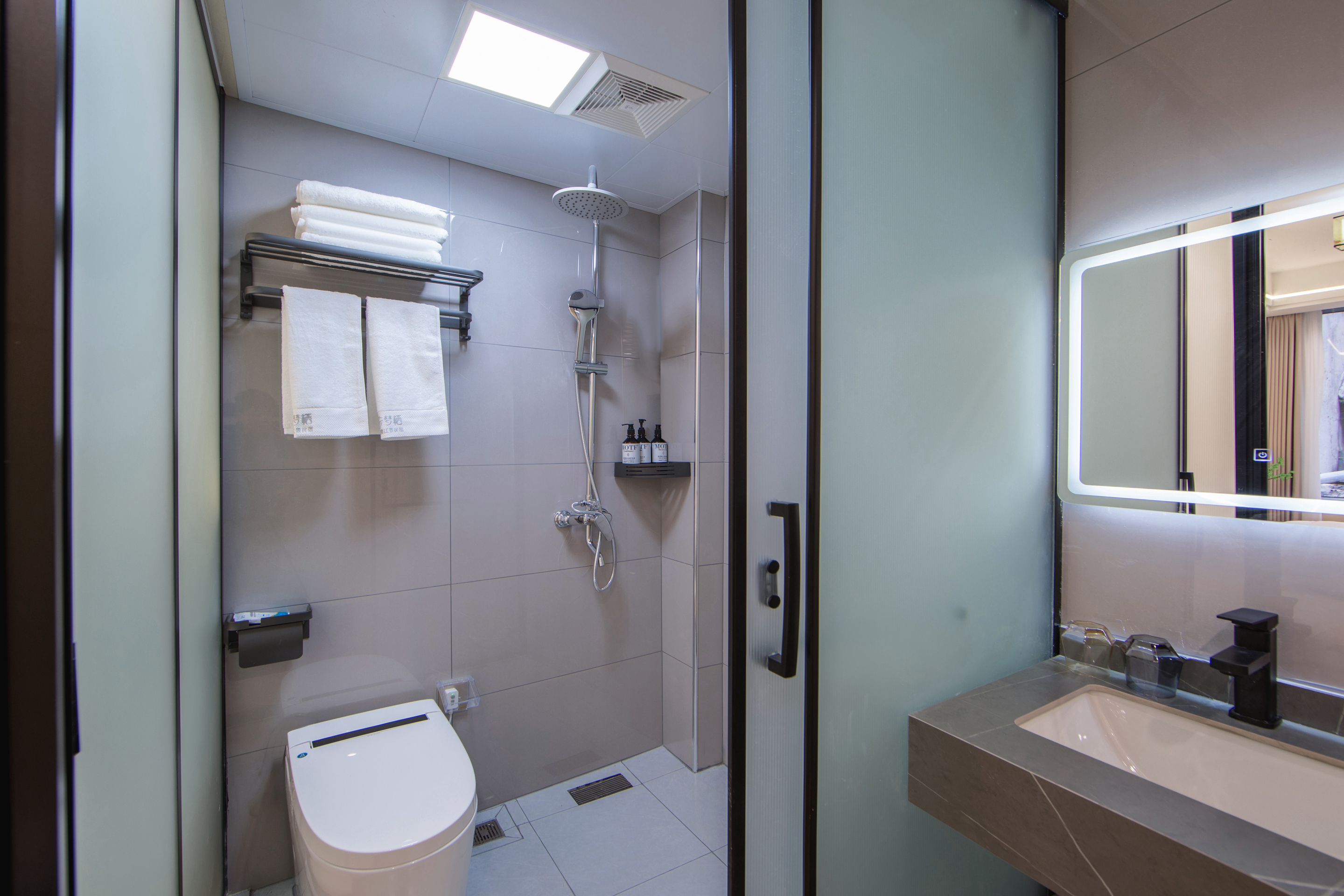 凤凰梦栖吊脚楼江景民宿外景图