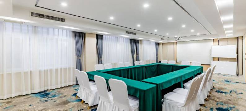 众鑫酒店(呼和浩特火车站新华广场地铁站店)图片