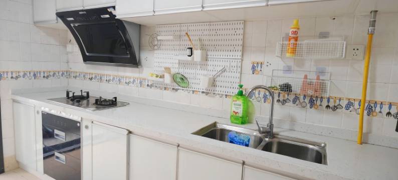 辰屿青年公寓(会展中心岗厦北地铁站店)图片