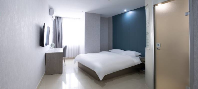 茹雪酒店(青岛火车站栈桥店)图片