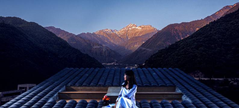 墨韵·云下别院温泉民宿(海螺沟冰川森林公园游客中心店)图片