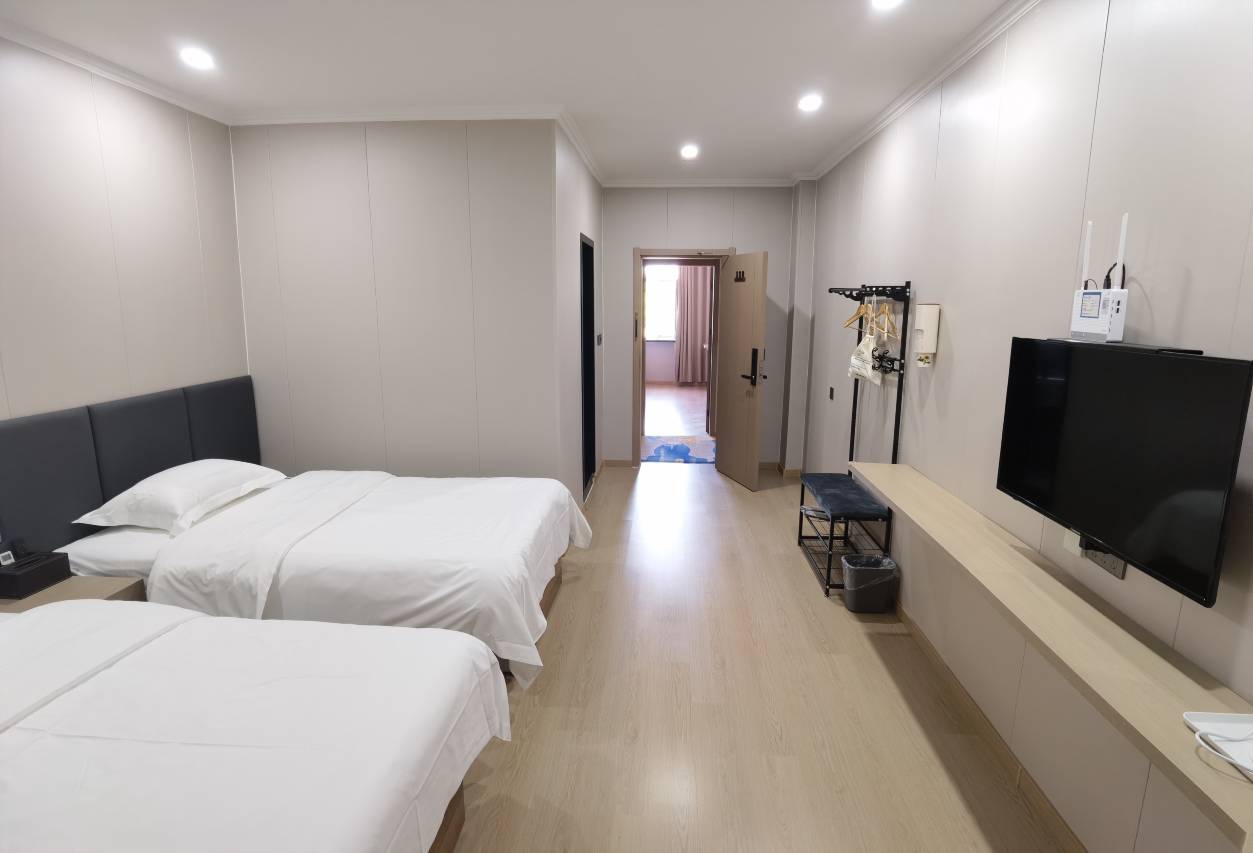 布尔津津汇商务酒店(俄罗斯风情街店)