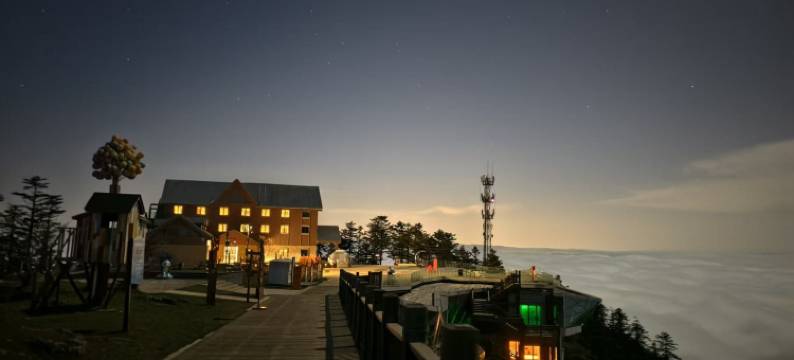 西岭雪山首峰别苑图片