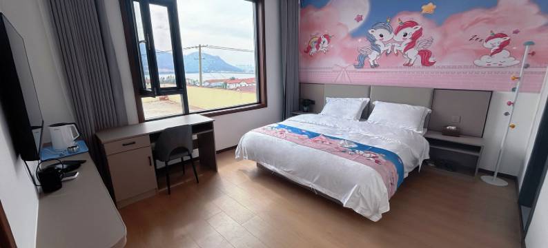 依山湖畔民宿图片