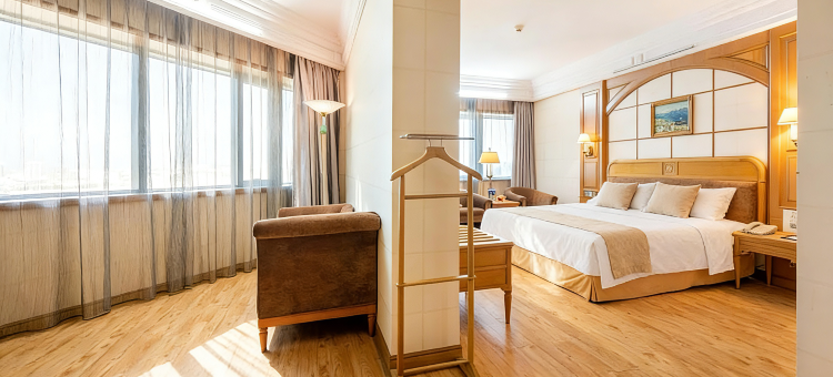 东莞银城酒店(元美地铁站店)图片