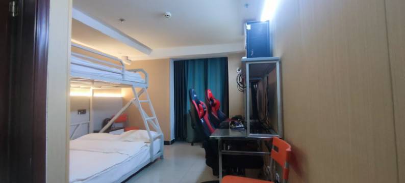 君邦快捷电竞酒店(步行街店)图片