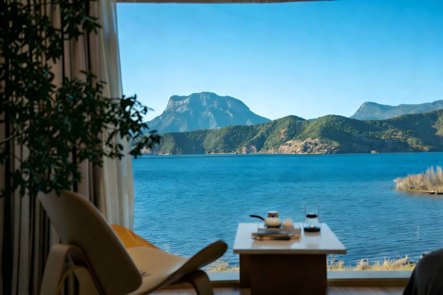 瀘沽湖前湖·月遙全湖景度假酒店(瀘沽湖普洛碼頭店)