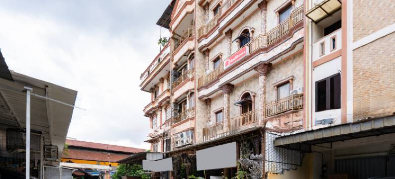 RedDoorz Plus near Mall Sunter图片