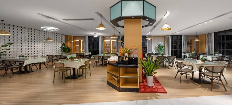 芒市SUITON|柏栎荟舍酒店(芒市广场丙午市场店)图片