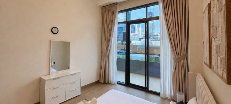 Westview Garden Spacious Balcony Room with Pool Gym Access in JVC图片