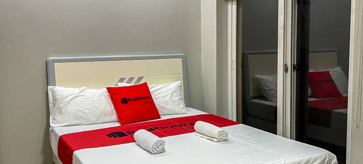 安赫莱斯市红多兹酒店-M Two Condotels友谊(RedDoorz @ M Two Condotels Friendship Angeles City)图片
