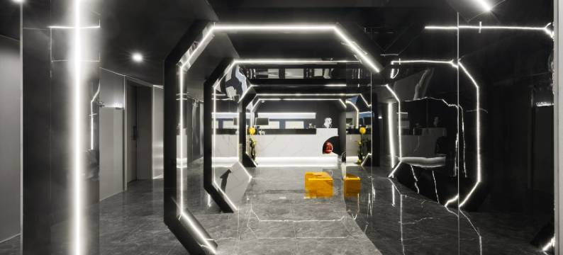 南倾世界时酒店(成都春熙路地铁站太古里店)图片