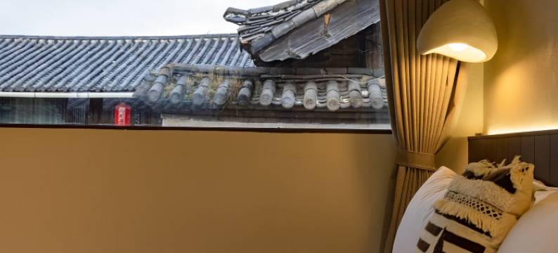 蓝栖美居设计师民宿(忠义市场木府店)图片