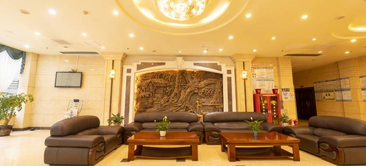 云南水富成中白云酒店图片