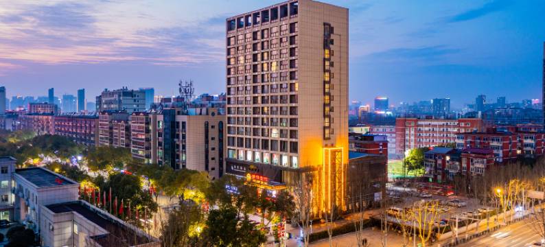 鸿云・Sky Mansion丨城际酒店(九江火车站九江学院店)图片