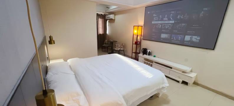 雅乐居观影酒店(郑州正弘城世豪小公馆店)图片