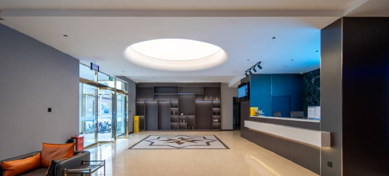 灰鲸智能酒店(东二环新东方凤凰城店)图片