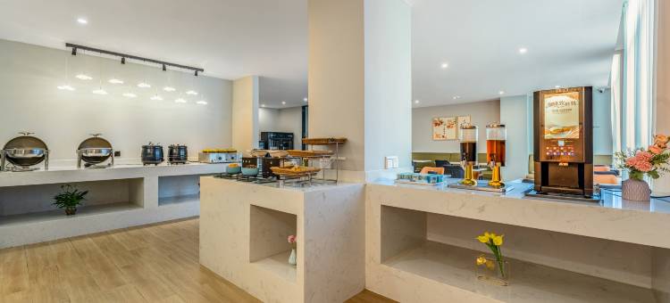 卡尔顿K酒店(海医附属二院万达广场店)图片