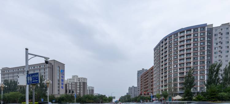 叶与晨电竞电影酒店(张家口市政府北方学院店)图片