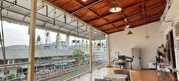 班那普佩奇青年旅馆(Baan Nampetch Khaosan Hostel)图片