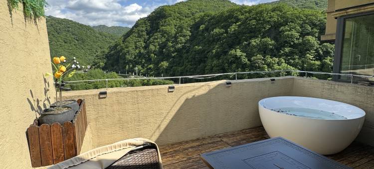 溪谷壹号红樱桃温泉民宿(本溪县绿石谷国家森林公园店)图片