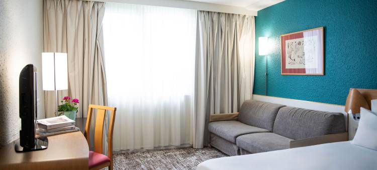 诺富特埃夫里库尔库罗讷酒店(Novotel Évry-Courcouronnes)图片