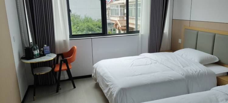 板约酒店图片