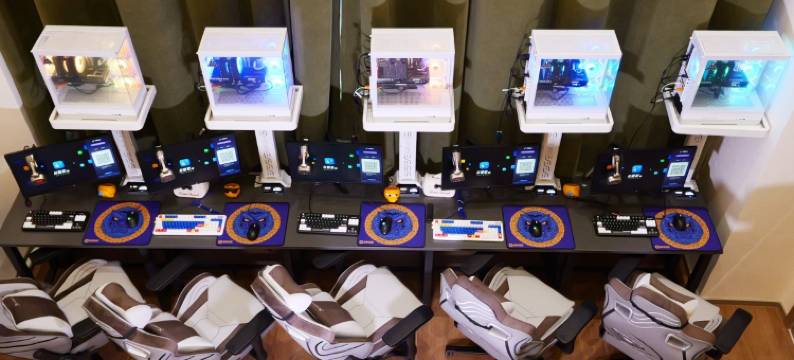 英途智选电竞酒店(乌鲁木齐机场店)图片