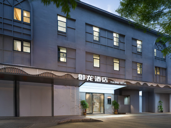 御龙酒店(广州西华路彩虹桥地铁站店)