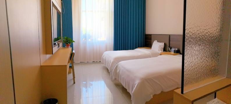 观山乐轩酒店(七彩丹霞店)图片