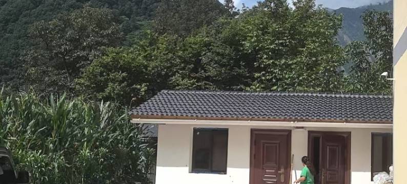 泸定磨西红孜酒店图片