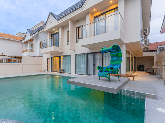 TML-4卧6卫市区现代化别墅(独立KTV包房及泳池)