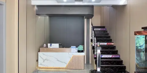 雲巔電競酒店(集寧師範學院店)