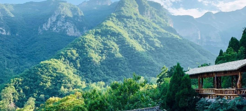 云丘山窑洞大院图片