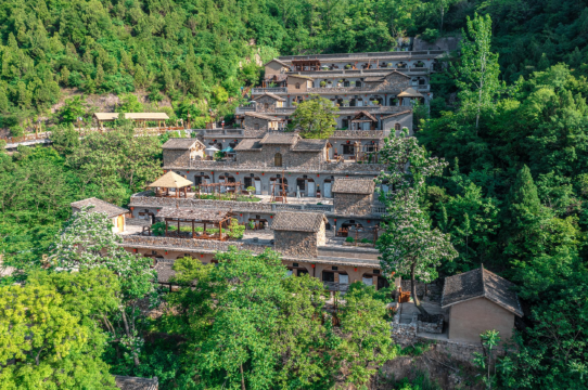 云丘山窑洞大院图片